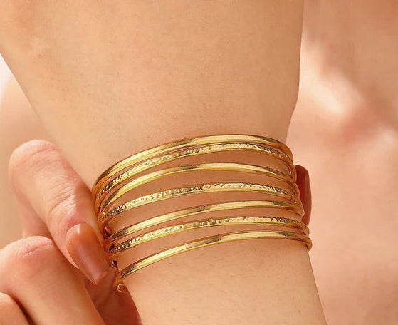 Wired Contemporary Cuff Bracelet ||