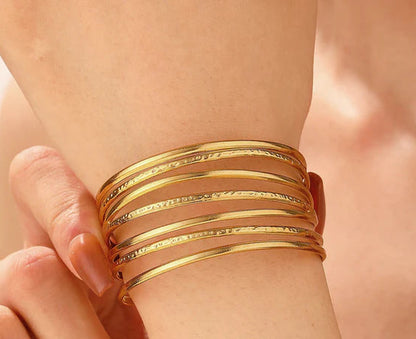 Wired Contemporary Cuff Bracelet ||