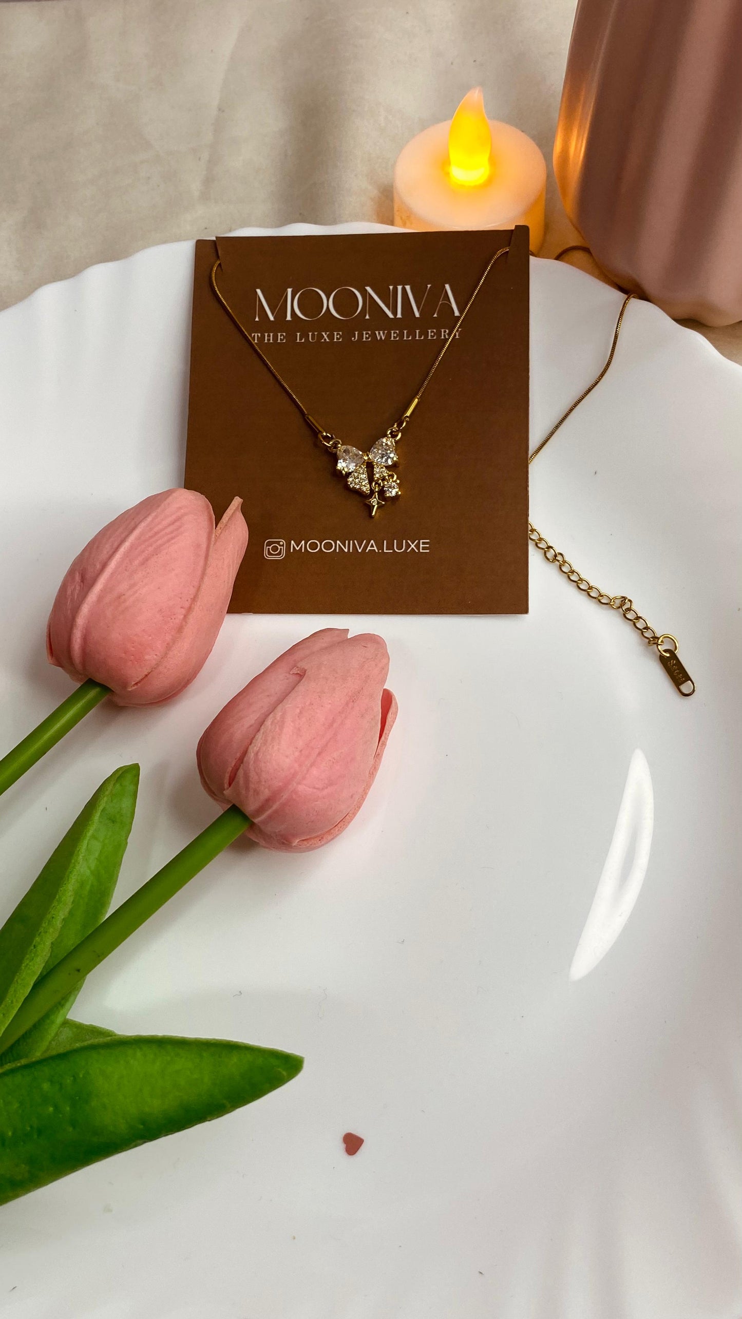 Bow Necklace